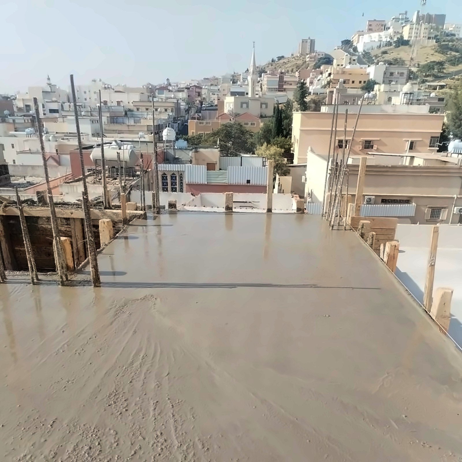 صب خرسانة سقف مبنى سكني